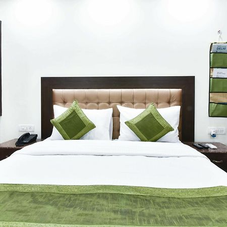 Treebo Mehar Castle Hotel Delhi  Buitenkant foto