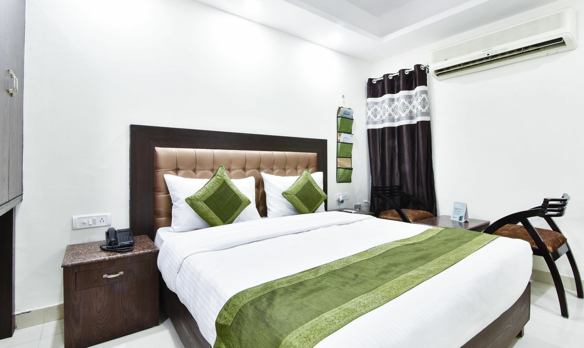 Treebo Mehar Castle Hotel Delhi  Buitenkant foto